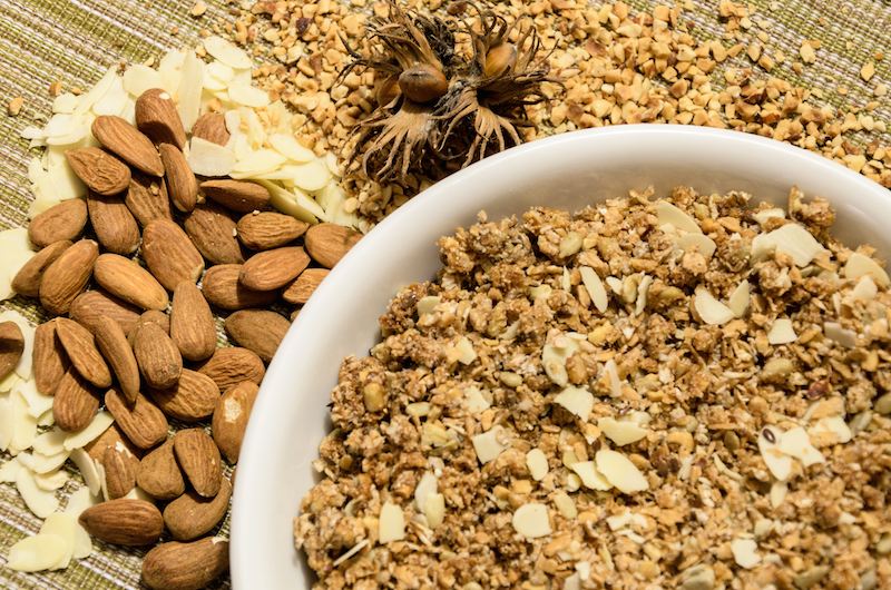Nuss-Dinkelmüsli